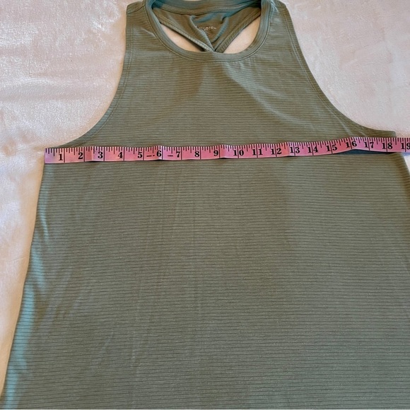 Peloton purpose twist bank tank green size M - Picture 7 of 10